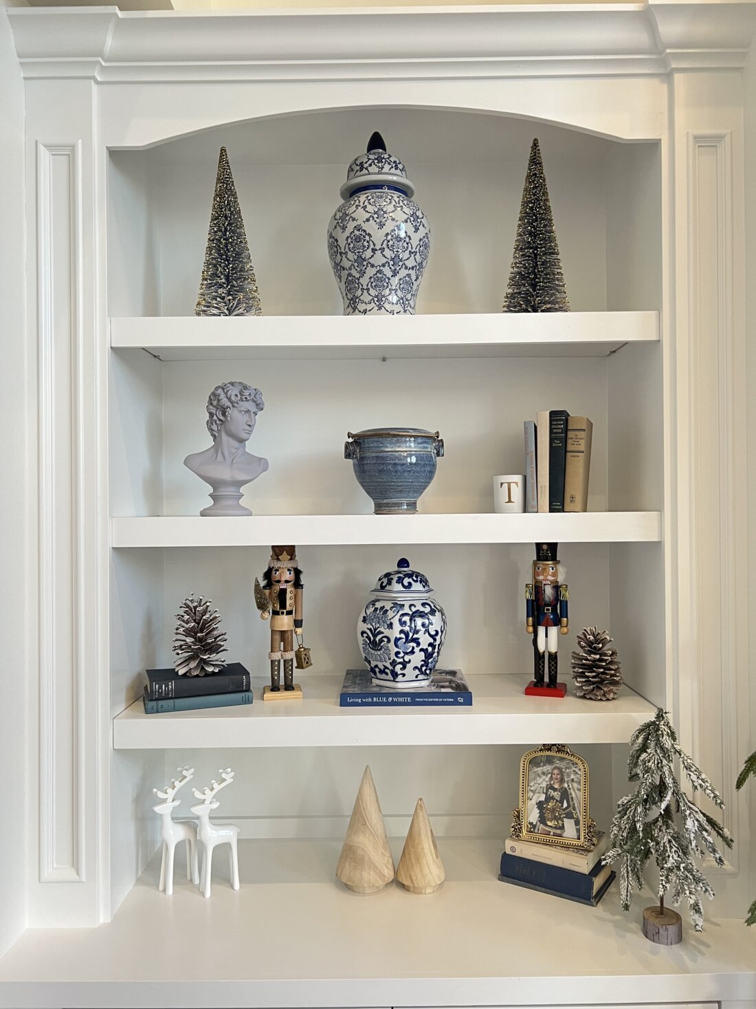 Blue and White Christmas Decor ideas